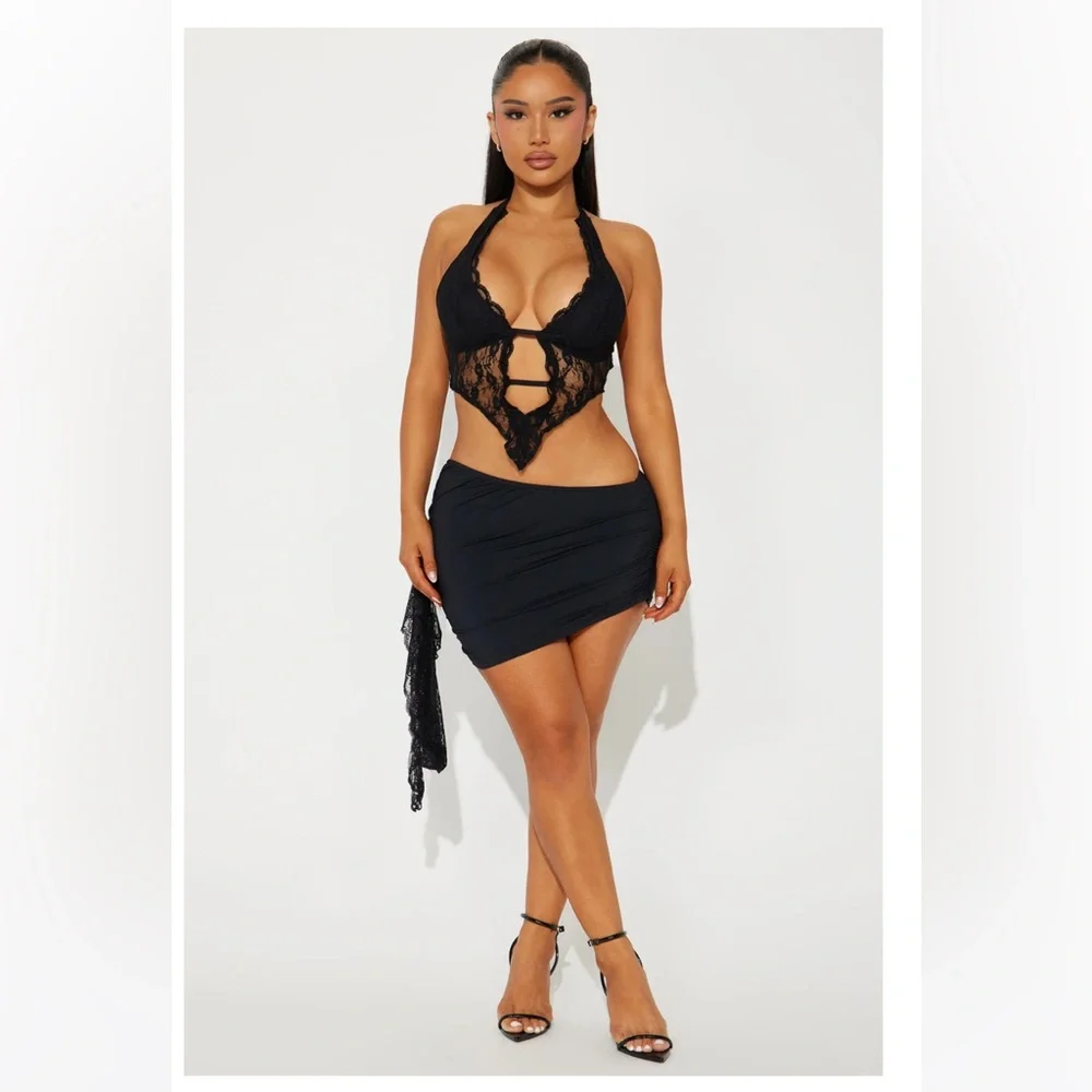 Chic Black Lace Halter Set - Picture 1 of 3